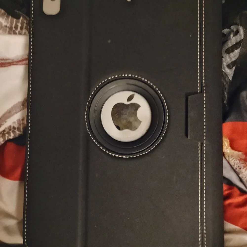 Apple iPad with rotating case bundled